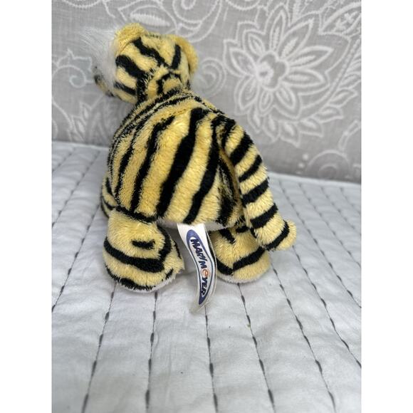 Vintage Mary Meyer Tiger Stuffed Plush 5” Bean Bag Feet Terry Cloth Lovey Small - Picture 3 of 4